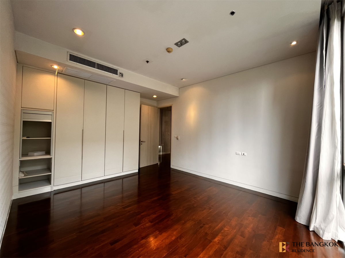 picture Domus 16,18 near BTS Asok Luxury Condo Ready to Move-in at the Best Location - 4/10