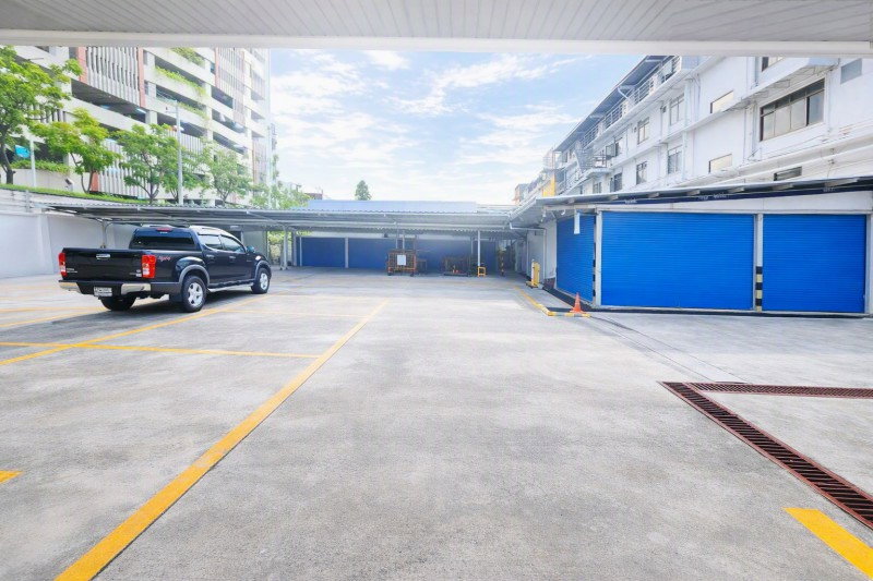 รูป BRT วัดดอกไม้ 699 ม.ให้เช่าอาคาร 4-6คูหา 2ชั้น 2น้ำ สาธุประดิษฐ์ 300 ตร.ม.พร้อมลานจอดรถด้านหลังรวม 40คัน พื้นที่กว่า 1 ไร่ เหมาะสำนักงาน - รูปที่ 7/8