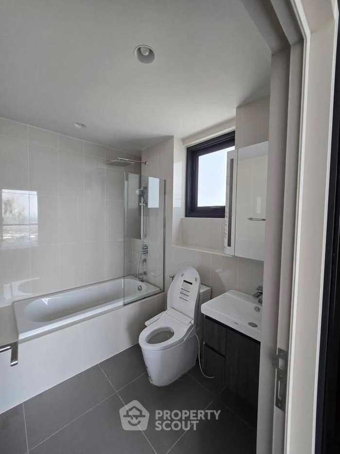 picture 2-BR Condo For sale, Oka Haus Sukhumvit 36, BTS Thong Lor (ID 2910517) - 2/10