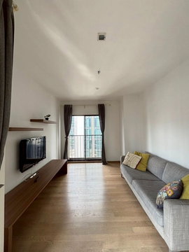 RS7258 For Rent: Noble Refine Sukhumvit 26, Corner Unit, Just a Few Minutes from BTS Phrom Phong