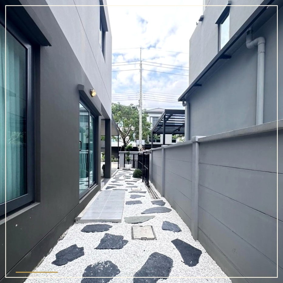 รูป ขายบ้านแฝดหรู 3 ชั้น บ้านกลางเมือง The Edition โยธินพัฒนา 49 ตร.ว. 4 นอน แต่งครบ 2 ล้าน พร้อมอยู่ ใกล้ Central EastVille - รูปที่ 18/18