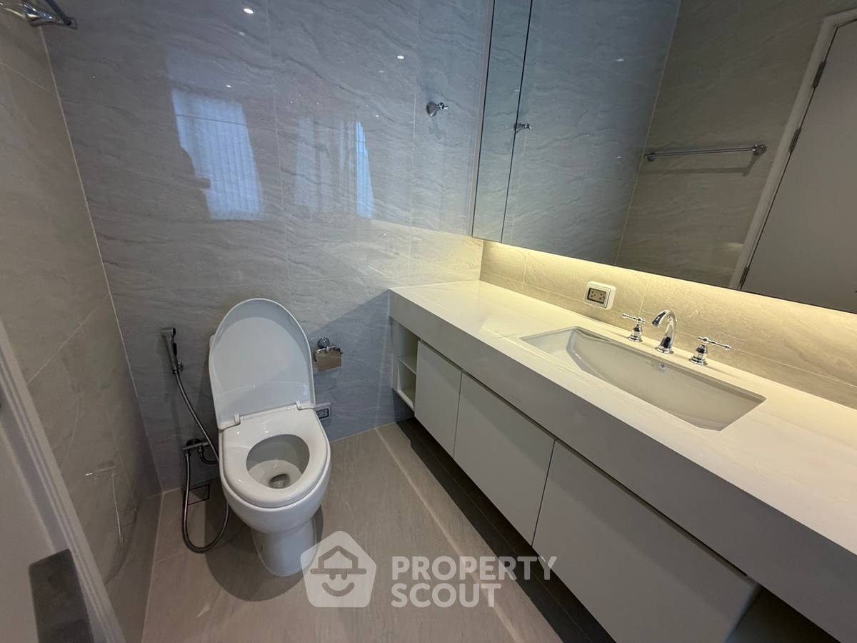 picture 1-BR Condo For Sale At Muniq Langsuan, Near BTS Ratchadamri (ID 2468396) - 12/17