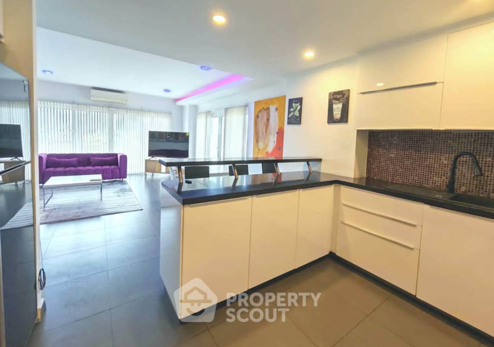picture Pet-Friendly 1-BR Condo, View Talay Residence 5, Near Pratumnak Beach (ID 3143161) - 1/18
