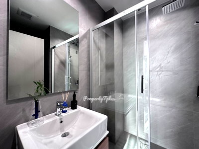 Condos for sale : IDEO Sukhumvit rama4 1 bedroom, large size near BTS.