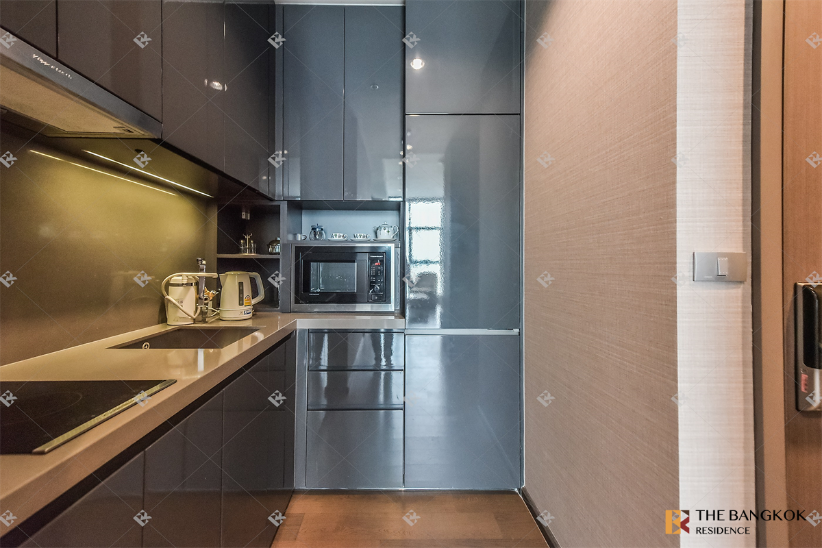 picture Special price, limited quantity The Diplomat Sathorn near BTS Surasak - 8/10