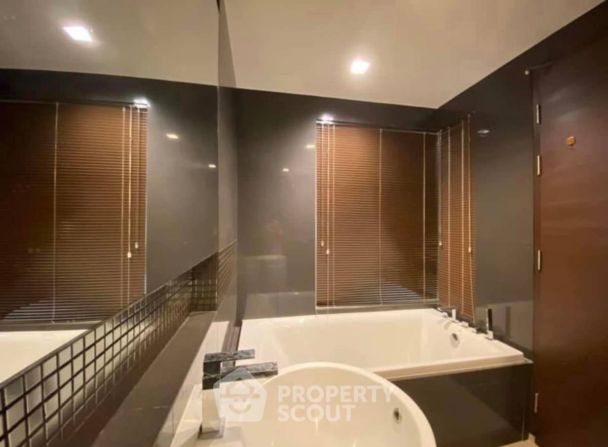 picture 1-BR Condo, Rhythm Sathorn, 300m to BTS Saphan Taksin (ID 1376897) - 5/6