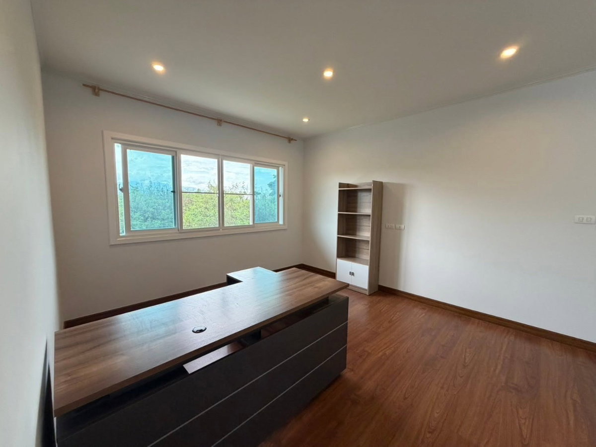 picture 2-Storey Detached House for Rent in a Peaceful Residential Project - 20/21