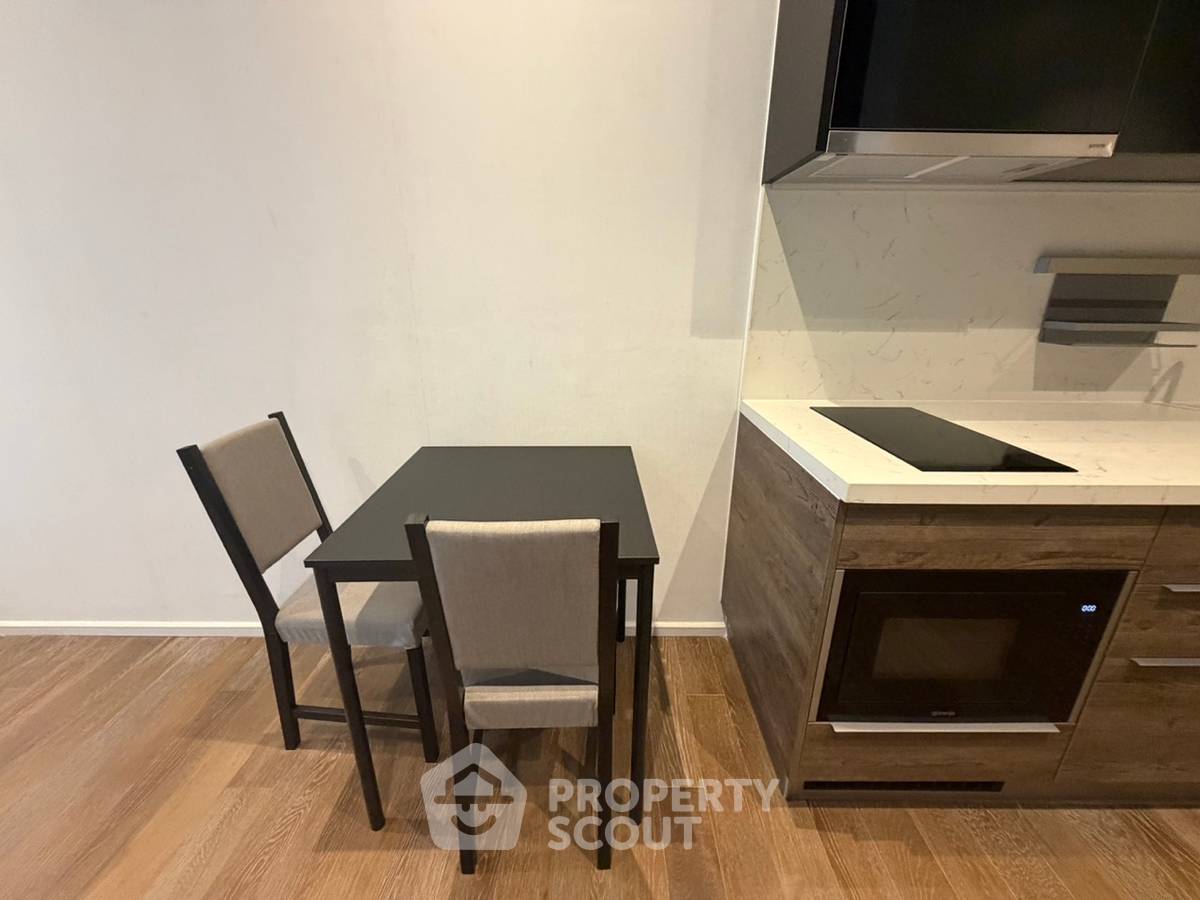 picture 1-BR Condo For Sale At Muniq Langsuan, Near BTS Ratchadamri (ID 2468396) - 7/17