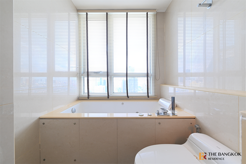 The Address Asoke Move-in Ready, Just Bring Your Stuff near MRT Phetchaburi Station