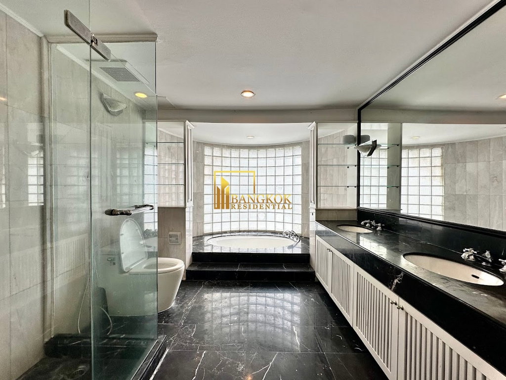 รูป Le Raffine 24 | Renovated 4 Bed Duplex Condo With Private Pool - BR18894CD - รูปที่ 20/43