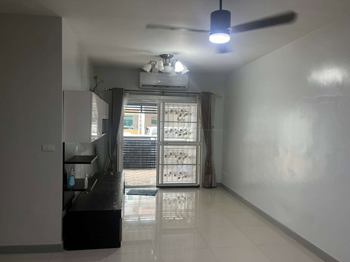 picture Townhome 3 bedrooms with furniture, 3 air conditioners, refrigerator, microwave oven, ready-made kitchen, dining table, work desk. - 6/16