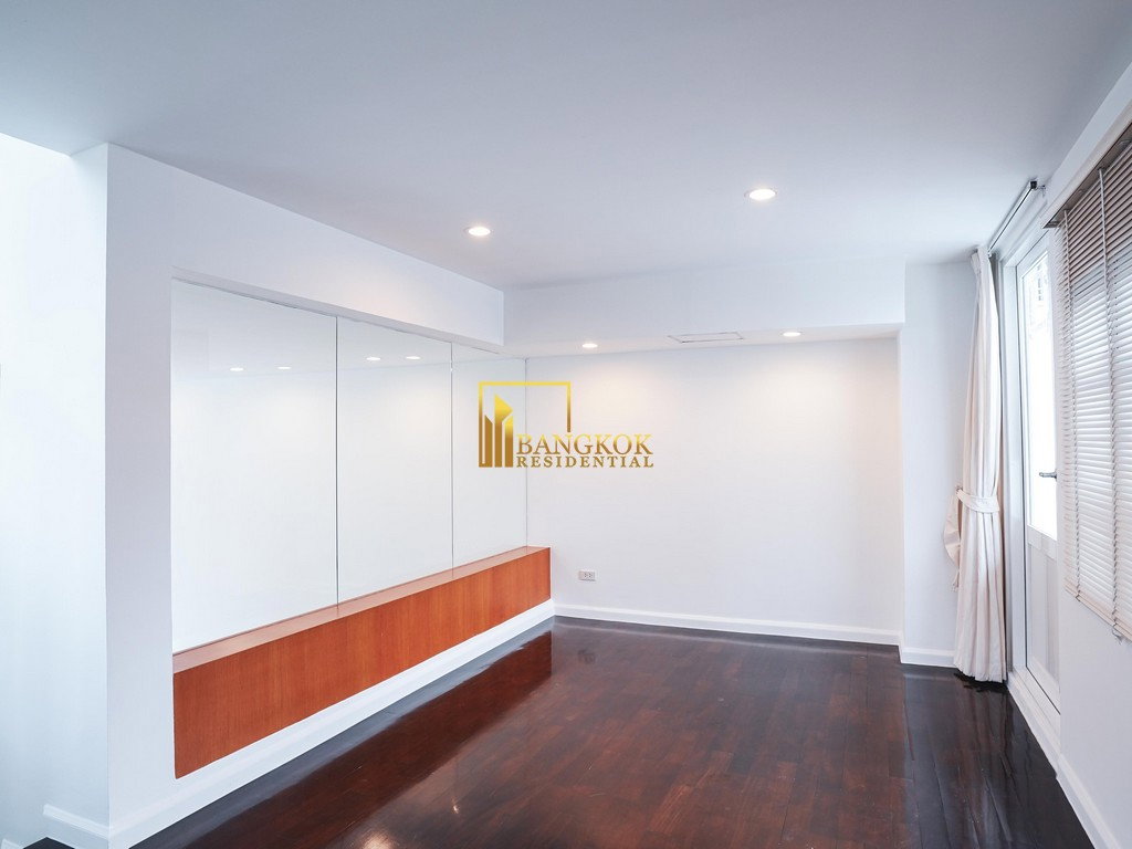 รูป Spacious 3 Bedroom Townhouse For Rent in Silom Area - BR8972TH - รูปที่ 23/27