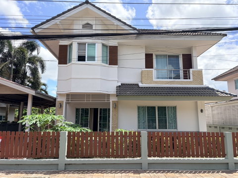 Spacious 2-Storey Detached House for Sale