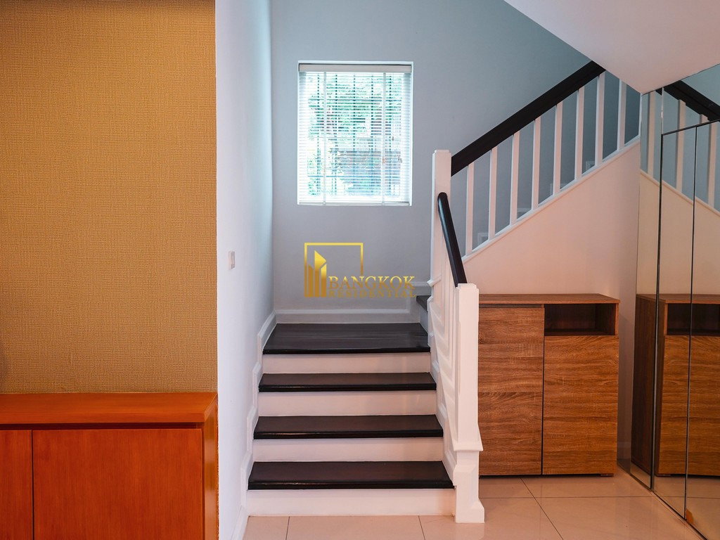 รูป Spacious 3 Bedroom Townhouse For Rent in Silom Area - BR8972TH - รูปที่ 6/27