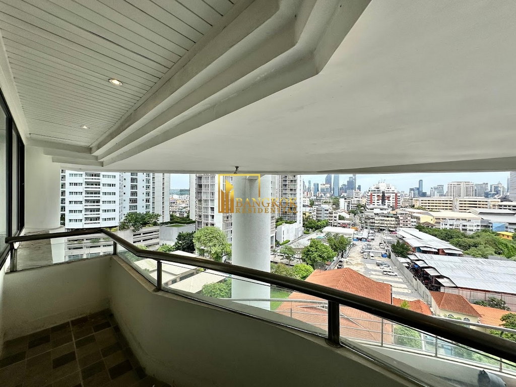 รูป Le Raffine 24 | Renovated 4 Bed Duplex Condo With Private Pool - BR18894CD - รูปที่ 12/43