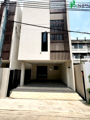 เช่าโฮมออฟฟิศ วิทยาลัยพณิชยการบางนา : ให้เช่า โฮมออฟฟิศ Oak House สุขุมวิท 101/1 ใกล้ BTS อุดมสุข (SPSSR317)