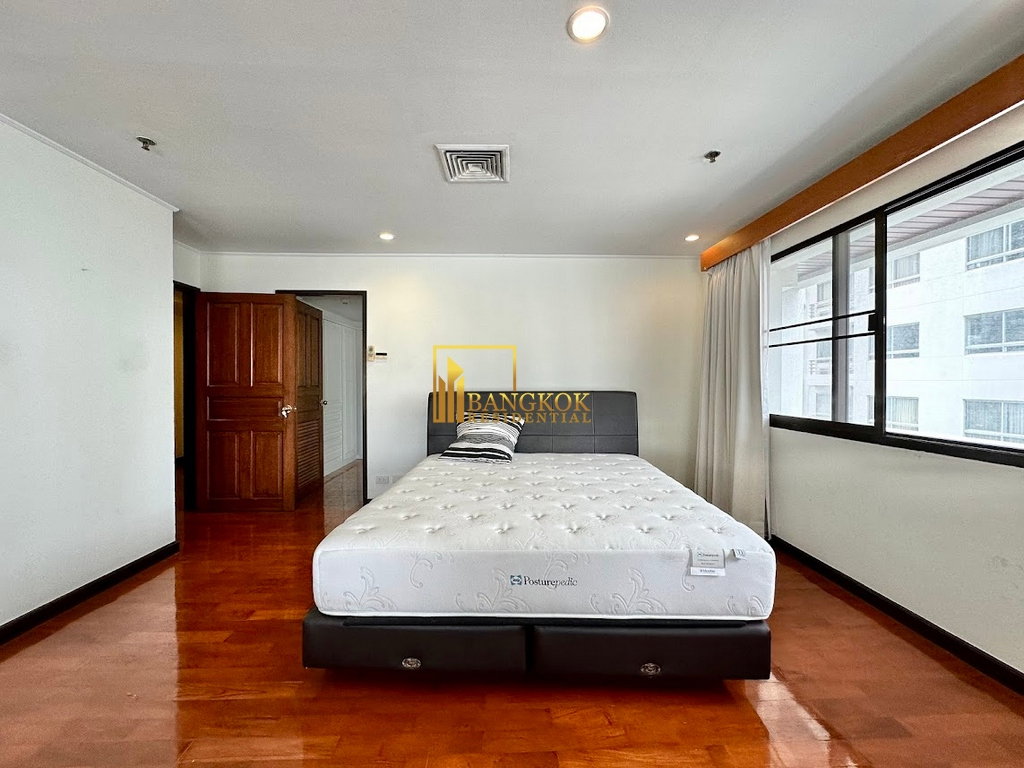 รูป Le Raffine 24 | Renovated 4 Bed Duplex Condo With Private Pool - BR18894CD - รูปที่ 17/43