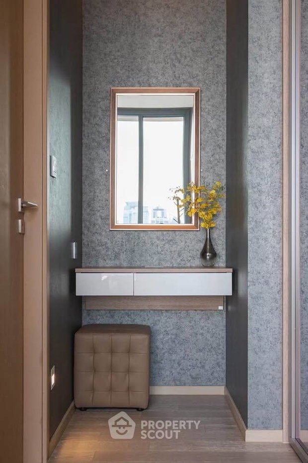 picture High-Floor 1-BR Condo, The Esse Asoke, 25th Floor Near MRT Sukhumvit (ID 3139896) - 9/10