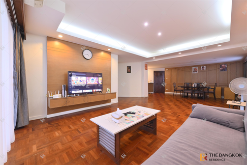 Grand Ville House I (สุขุมวิท 24) Luxury Condo Ready to Move-in at the Best Location near BTS Phrom Phong