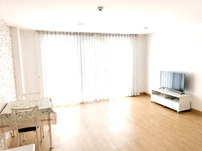 ขายคอนโด : 🔥 คอนโดห้องใหญ่ ทำเลคลองกุ่ม เพียง 1.8 ล้านบาท! 🏡 D5 คอนโดมิเนียม