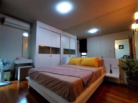 For For rent Le Cote Sukhumvith 14 very close BTS ASOKE and Terminal 21 / 1 Bedroom 35 sqm.,