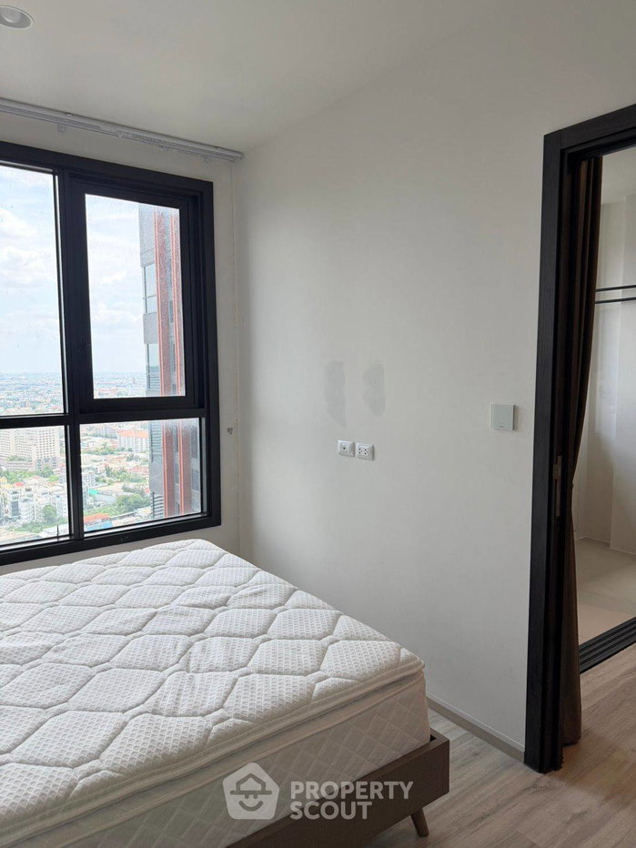 picture 1-BR Condo On 40A Floor, XT Huai Khwang, 100m to MRT Huai Khwang (ID 3135248) - 3/19