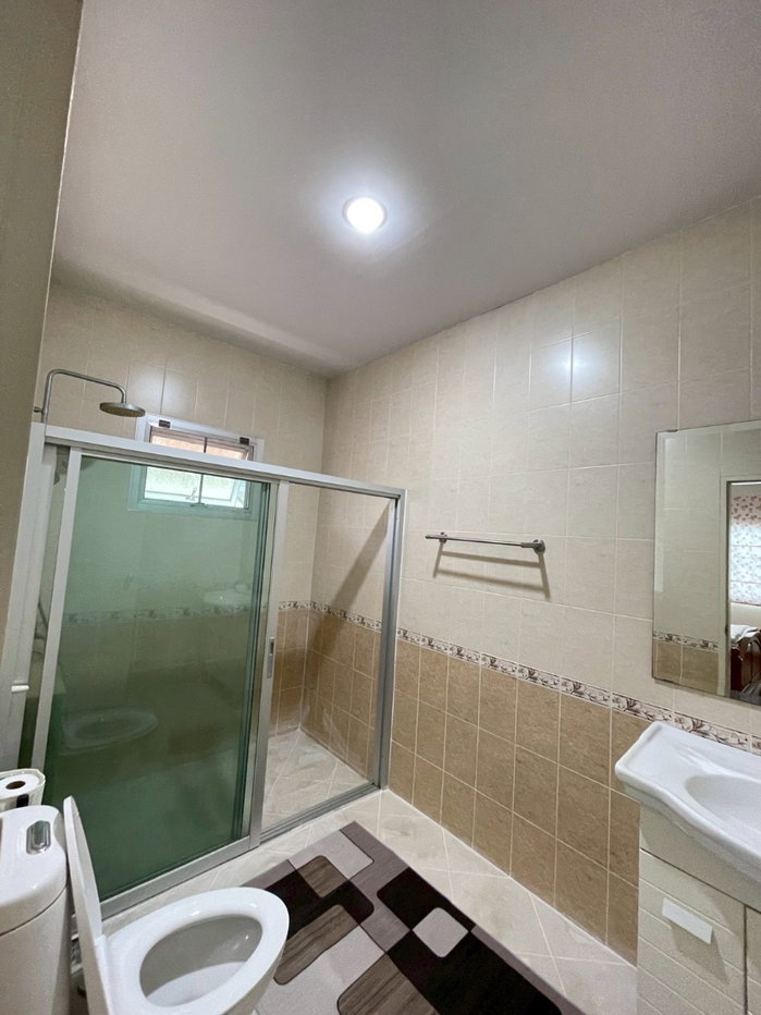 picture Spacious 2-Storey Detached House for Sale - 22/46