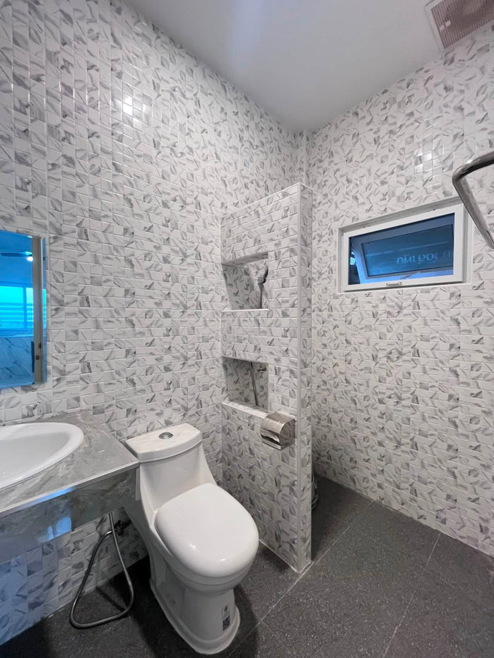 รูป 🏡 ขายด่วน! บ้านเดี่ยวแม่เหียะ 2.49 ล้าน ใกล้ Big C แม่เหียะ 📞 063-664-9056 - รูปที่ 4/7