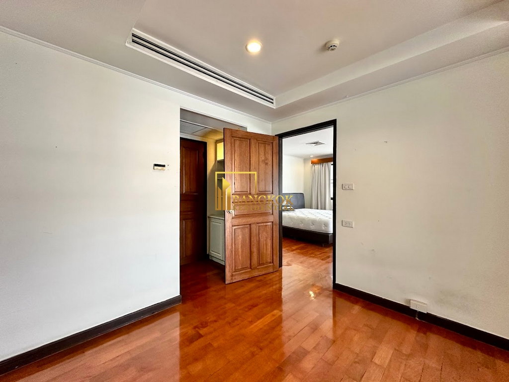 รูป Le Raffine 24 | Renovated 4 Bed Duplex Condo With Private Pool - BR18894CD - รูปที่ 22/43