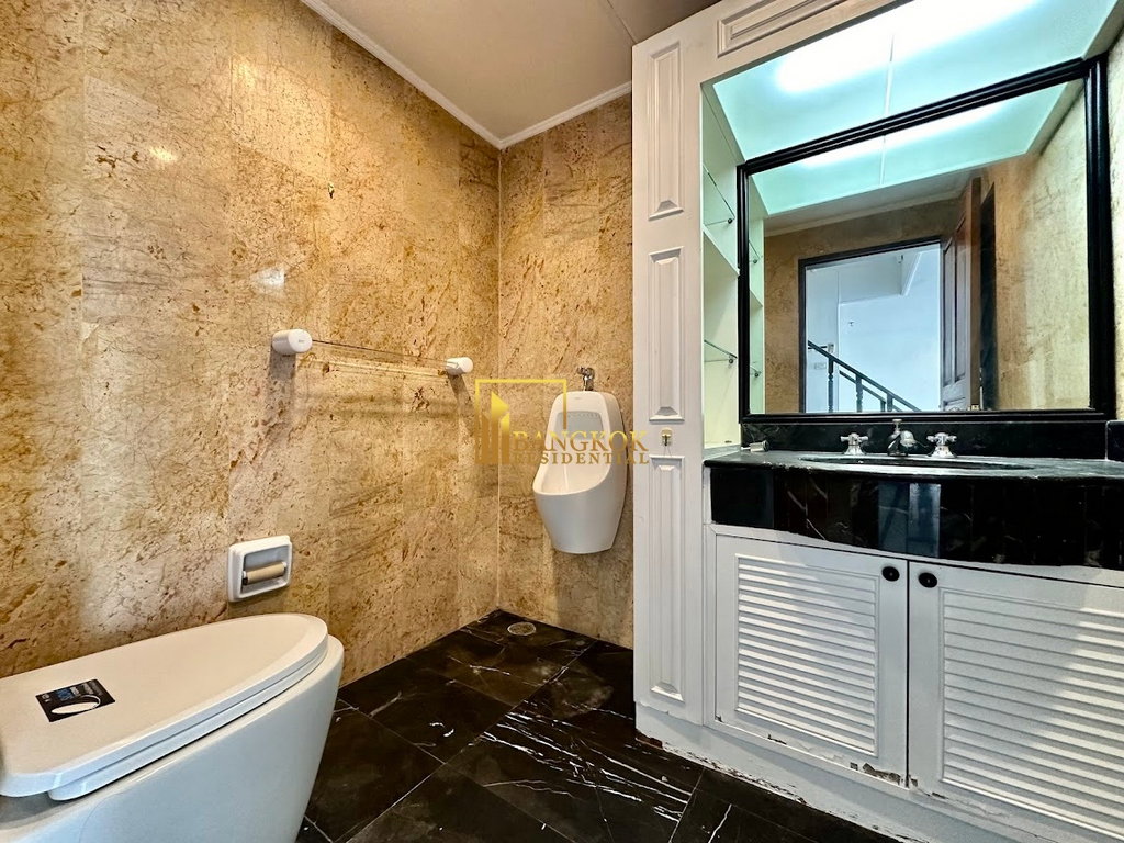 รูป Le Raffine 24 | Renovated 4 Bed Duplex Condo With Private Pool - BR18894CD - รูปที่ 9/43