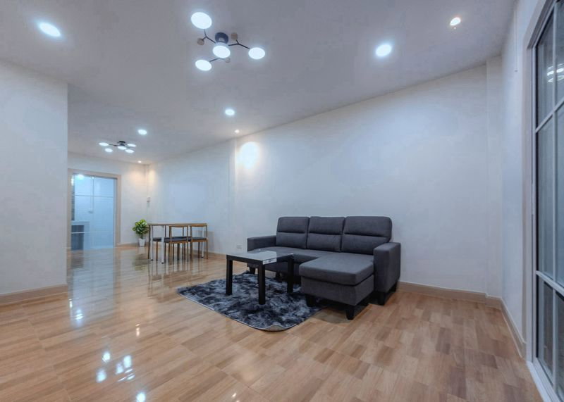 รูป 🏡 ขายบ้าน – หมู่บ้านมนวดี (วัดลาดปลาดุก) ✨ รีโนเวทใหม่ แต่งสวย พร้อมเข้าอยู่ทันที - รูปที่ 4/12
