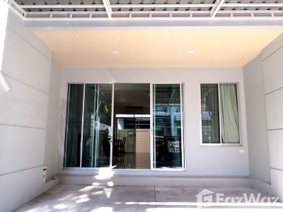 Townhouses for sale Bangkok : 3 Bedroom Townhouse for sale at Baan Klang Muang Urbanion Srinakarin 46/1  5361369