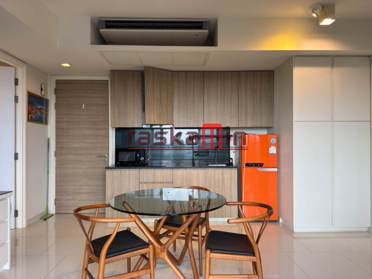 picture Zire Wongamat Condo for Rent – 2 Bedroom, High Floor, Building B - 3/15