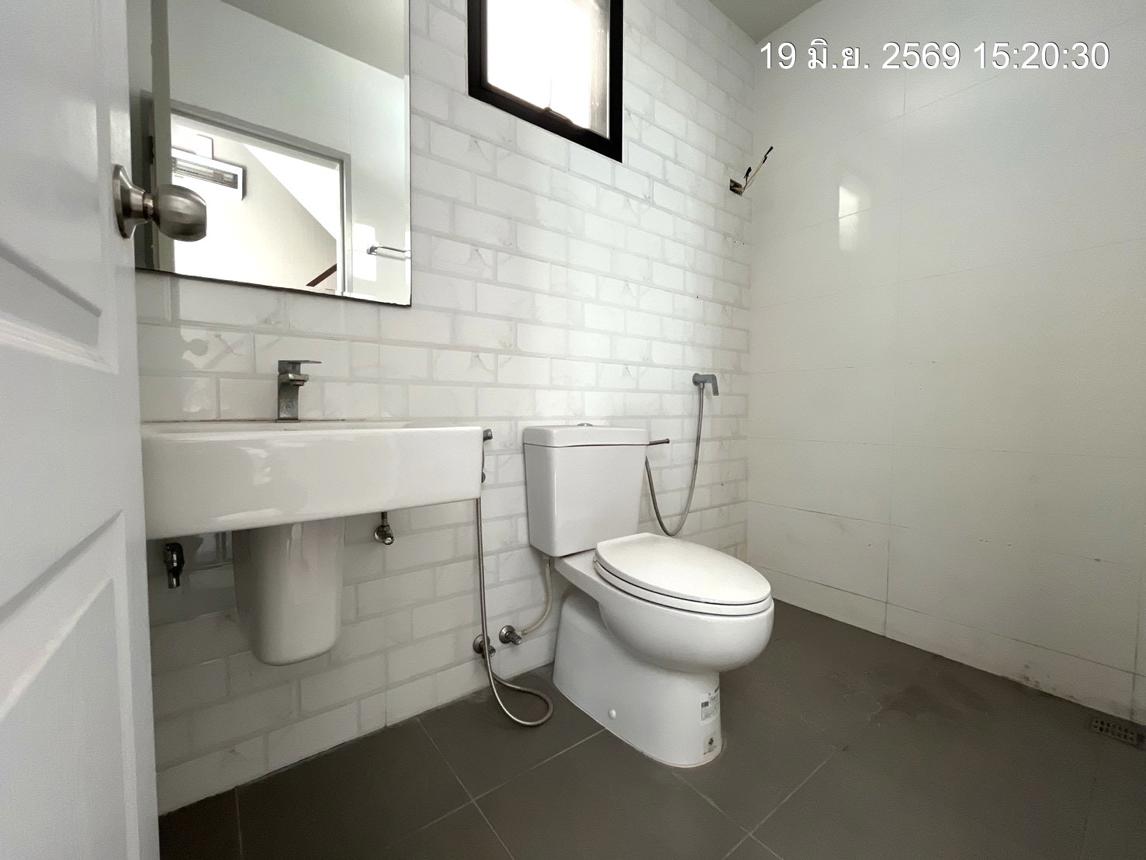 picture TOWN HOUSE 17.2 Sq.w. Lat Krabang Bangkok for 2.3M - 24/28