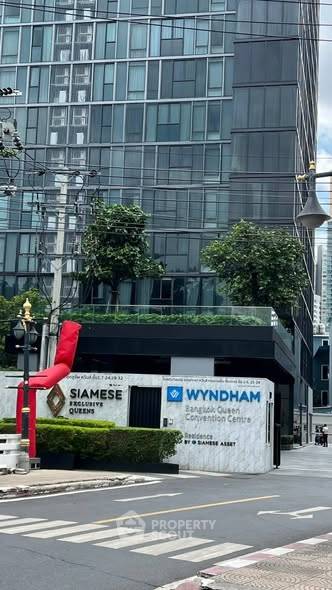 picture High-Floor 2-BR 58 Sqm Siamese Exclusive Queens Near MRT Queen Sirikit (100m) (ID 3067261) - 1/31