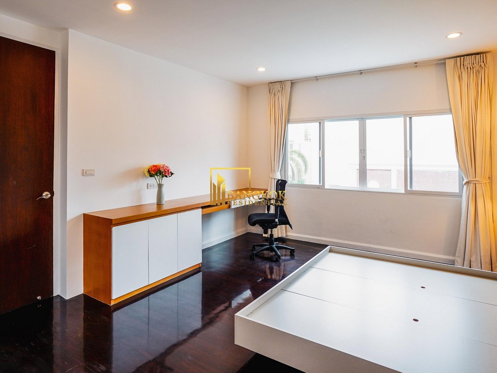 รูป Spacious 3 Bedroom Townhouse For Rent in Silom Area - BR8972TH - รูปที่ 11/27
