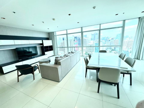 Athenee residence. 3นอน 215ตรม. จอดรถได้2คัน Line id: @pfagent