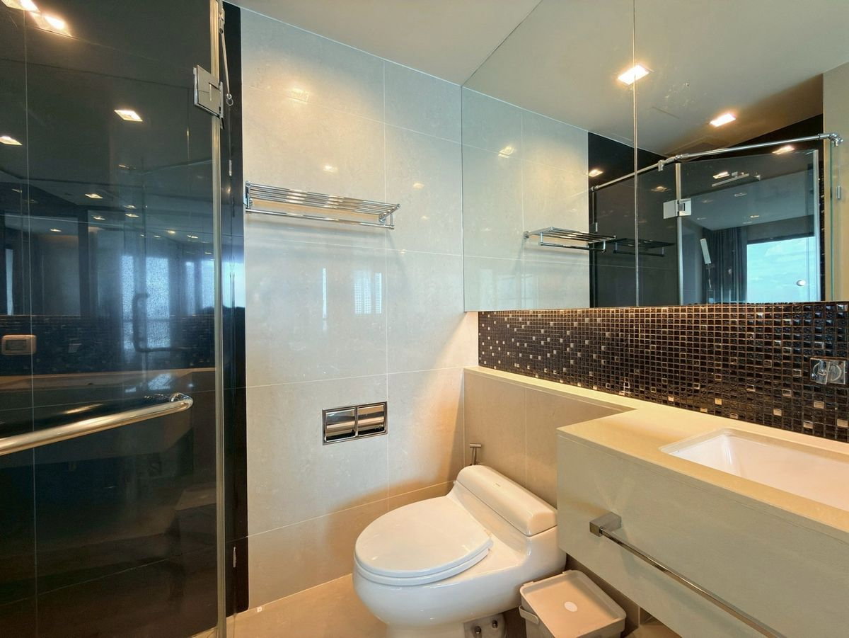 รูป 🔥 The Address Sathorn ห้องใหญ่ 1 ห้องนอน 50 ตร.ม. ชั้น 33 ใจกลางสาทร เพียง 35,000 บาท/เดือน พร้อมเข้าอยู่! 🏙️✨ - รูปที่ 9/10
