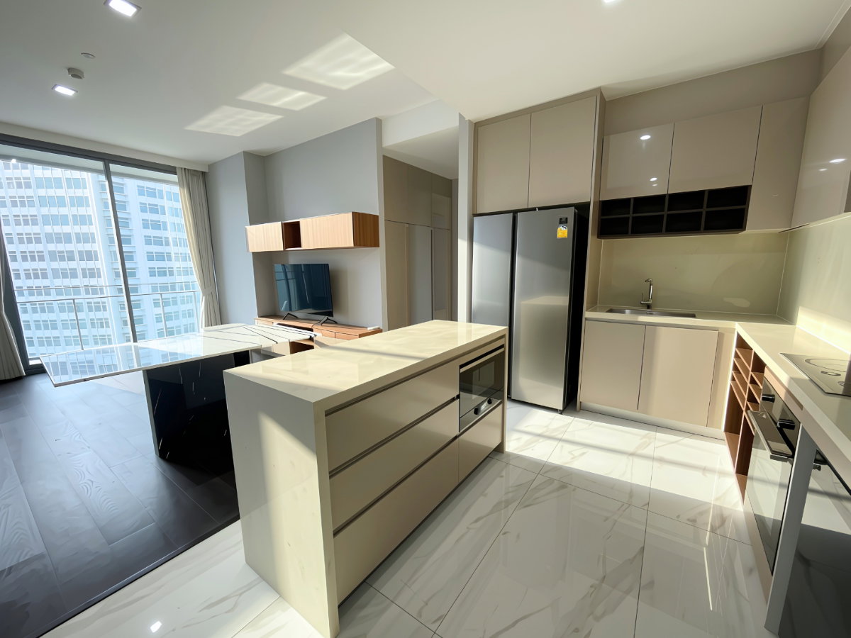 【Special Benefit】 🎁Emporium gift voucher 5,000B 💰Rent: 100,000 THB/month 🏢LAVIQ Sukhumvit 57 ✨3Bedroom • 120 sqm • 23th Floor