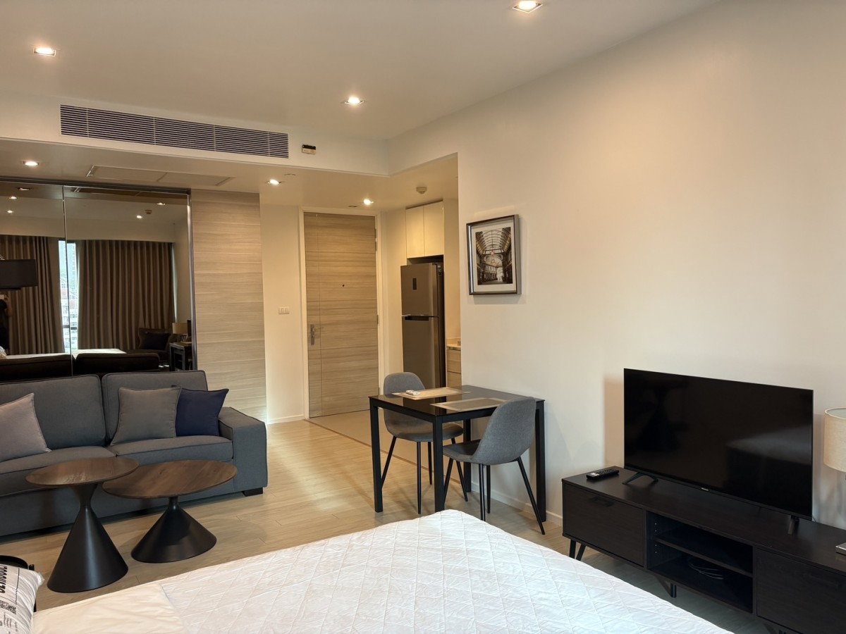 รูป The Room Sukhumvit 21 | The Room Sukhumvit 21 | 1 BR Modern Renovated Unit | Near BTS Asoke, MRT Sukhumvit & SWU - รูปที่ 4/8