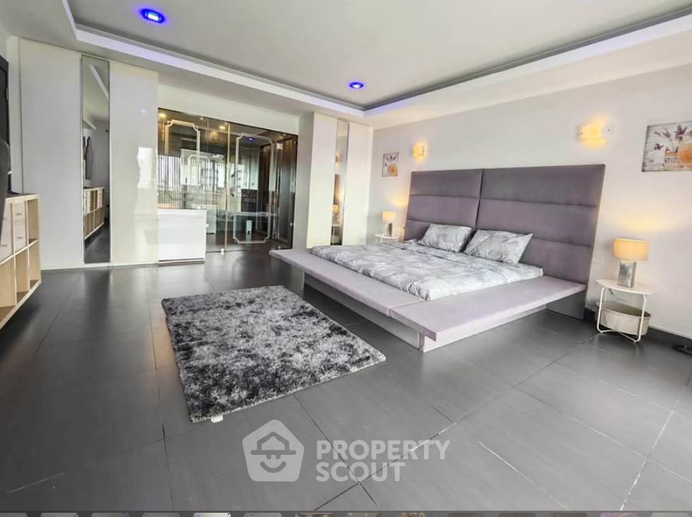picture Pet-Friendly 1-BR Condo, View Talay Residence 5, Near Pratumnak Beach (ID 3143161) - 6/18