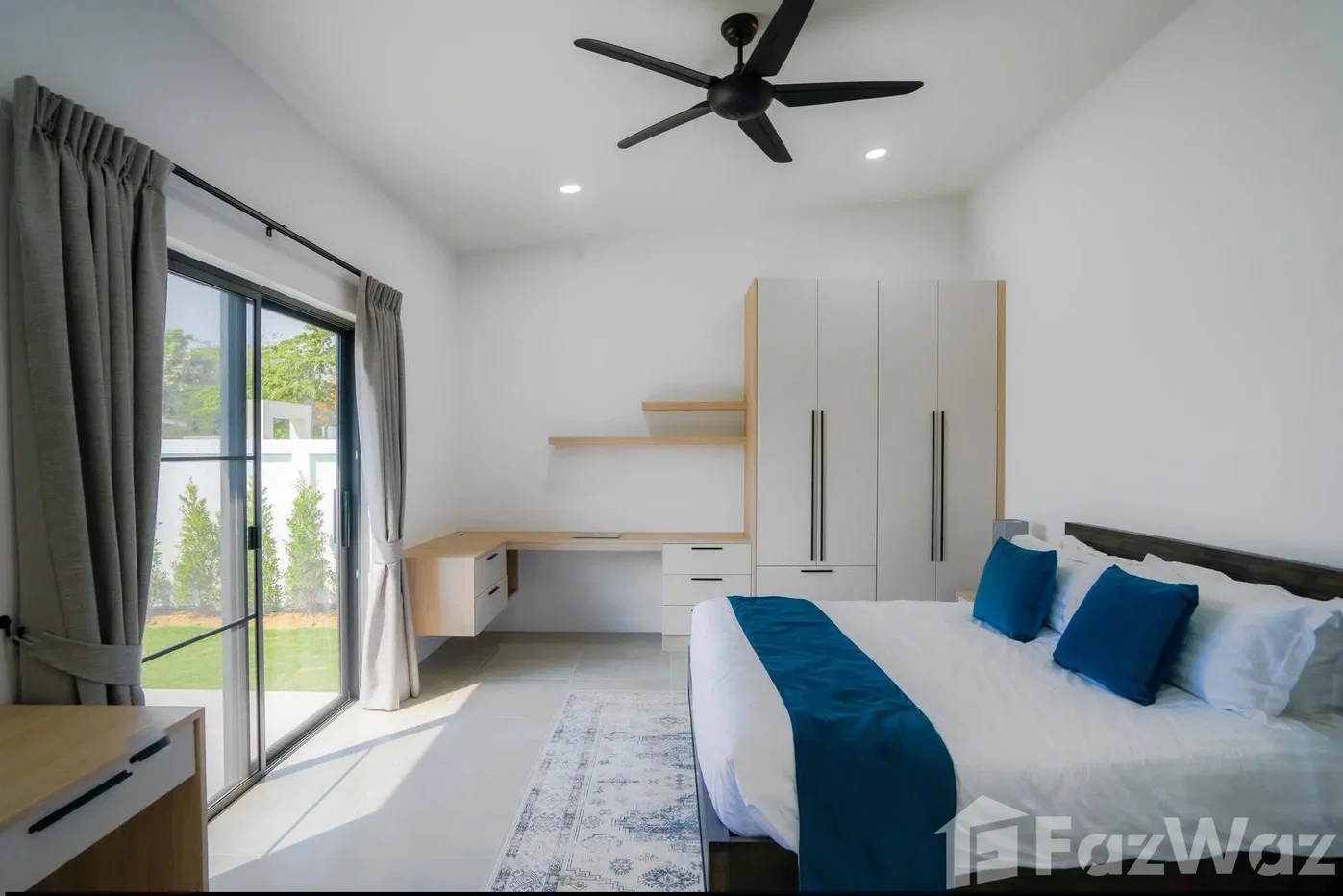 picture Modern House with Pool on large Plot 6452753 - 7/27