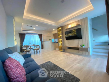 รูปภาพ ทาวน์เฮ้าส์ 3-ห้องนอน ที่ อินดี้ 2 บางนา-รามคําแหง2 ใน ดอกไม้ (ID 3140397)