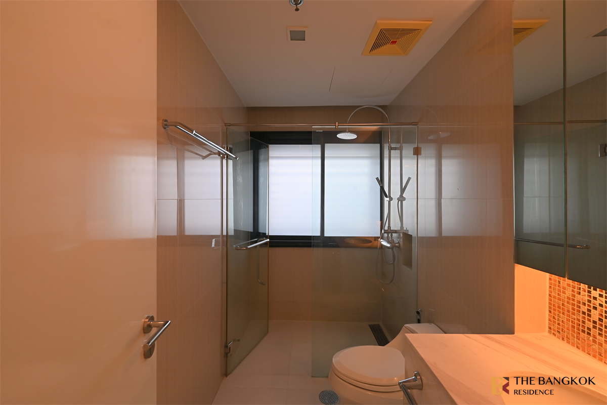 picture Circle Living Prototype Ultimate Luxury Lifestyle with Convenience - 6/10