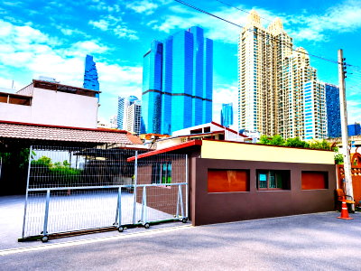 Shophouses for rent Bangkok : BTS St. Louis 486 m. ABAC 260 m. Sathorn! For rent: shop, showroom, Empire Tower, 450 m., 201 sq m., 804 sq m.