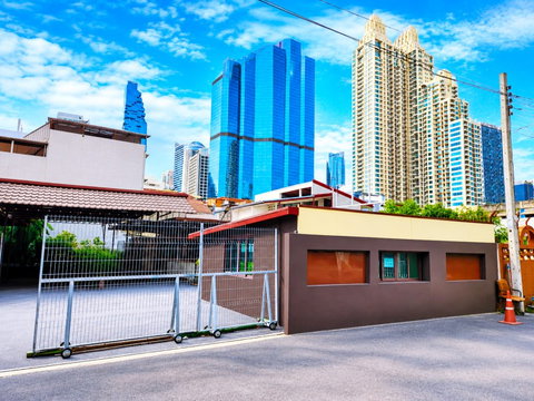 BTS St. Louis 486 m. ABAC 260 m. Sathorn! For rent: shop, showroom, Empire Tower, 450 m., 201 sq m., 804 sq m.
