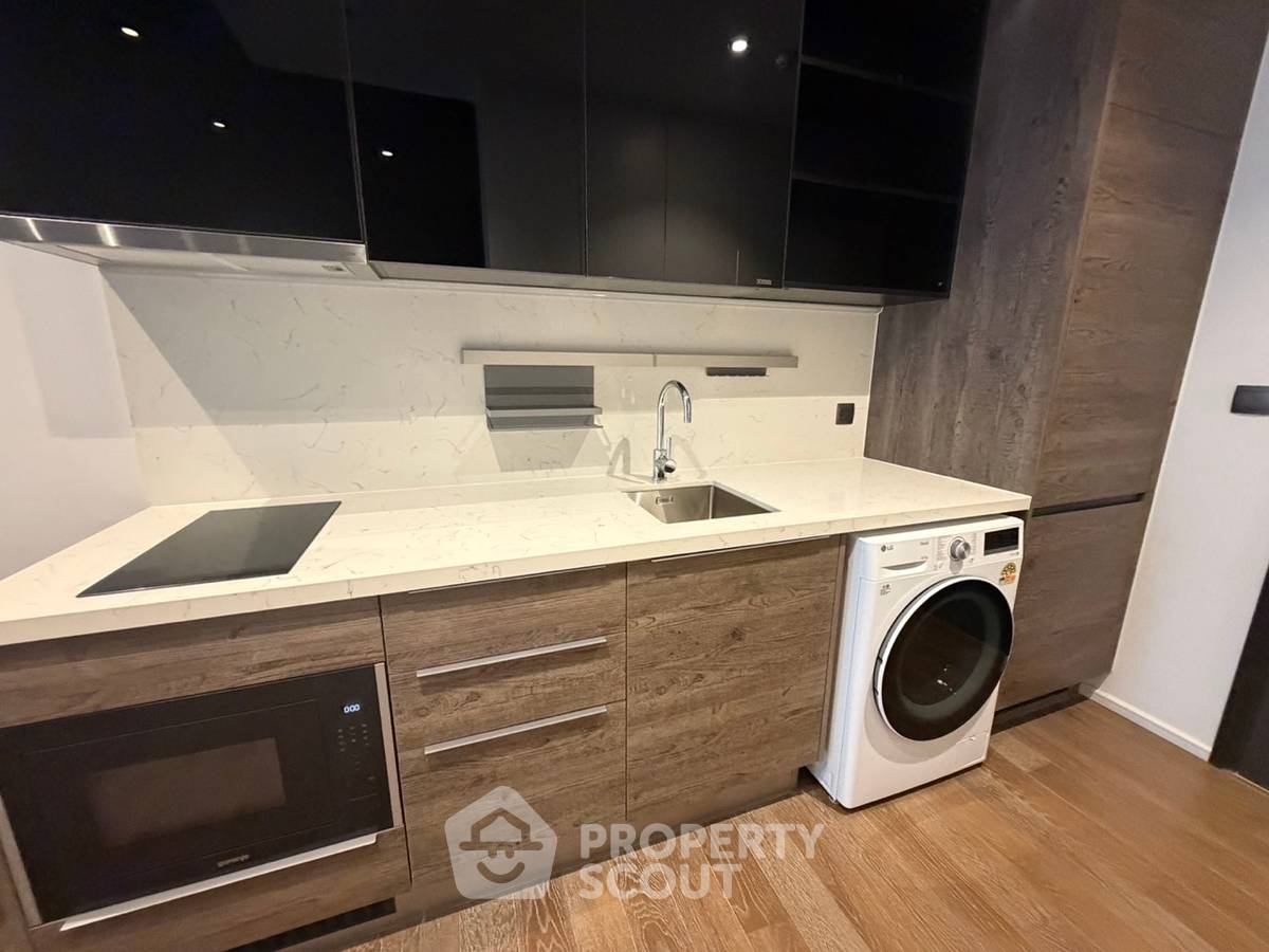 picture 1-BR Condo For Sale At Muniq Langsuan, Near BTS Ratchadamri (ID 2468396) - 6/17