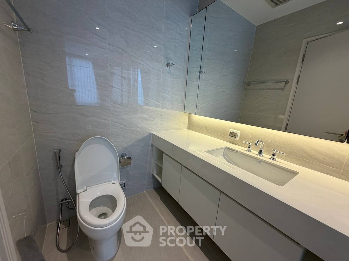 picture 1-BR Condo For Sale At Muniq Langsuan, Near BTS Ratchadamri (ID 2468396) - 11/17