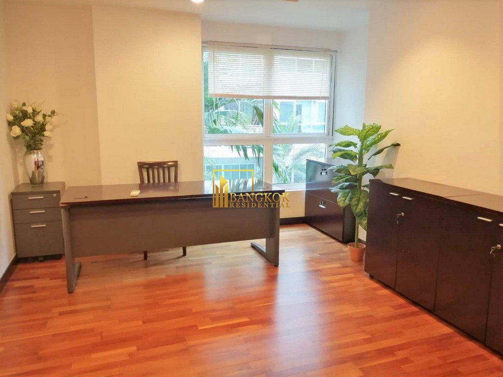 picture Avenue 61 | 3 Bedroom Condo in Ekkamai - BR17520CD - 6/22