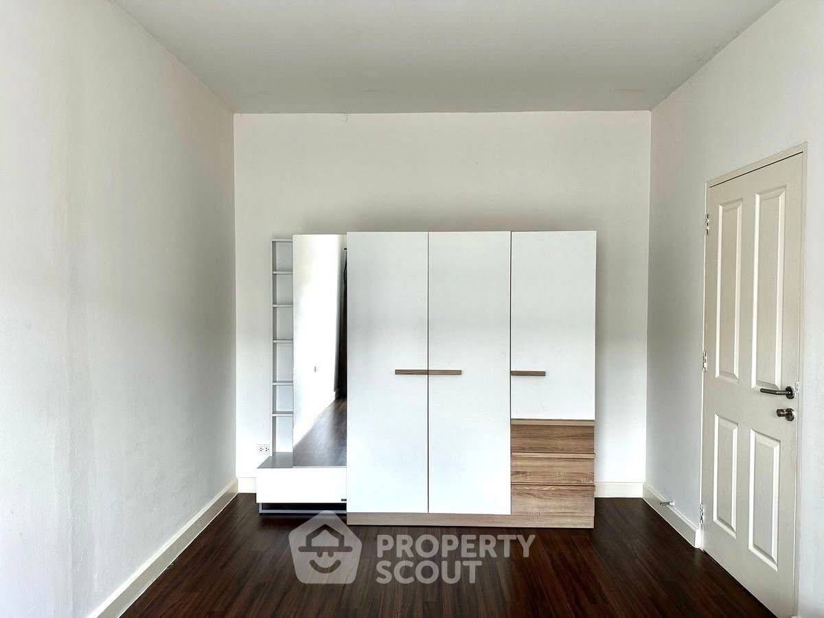 picture Well-Priced 2-BR Condo, 63 Sqm, The Room Ratchada-Ladprao, MRT Ratchadaphisek (ID 2306409) - 2/8